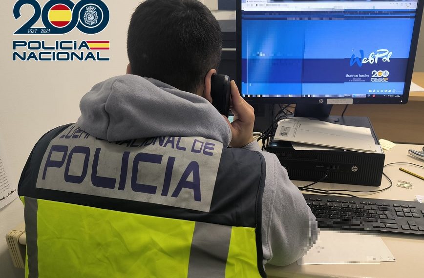 La Policía Nacional detiene a una mujer por el asalto a dos hombres: la sospechosa drogó a uno de ellos y tumbó a otro de un empujón