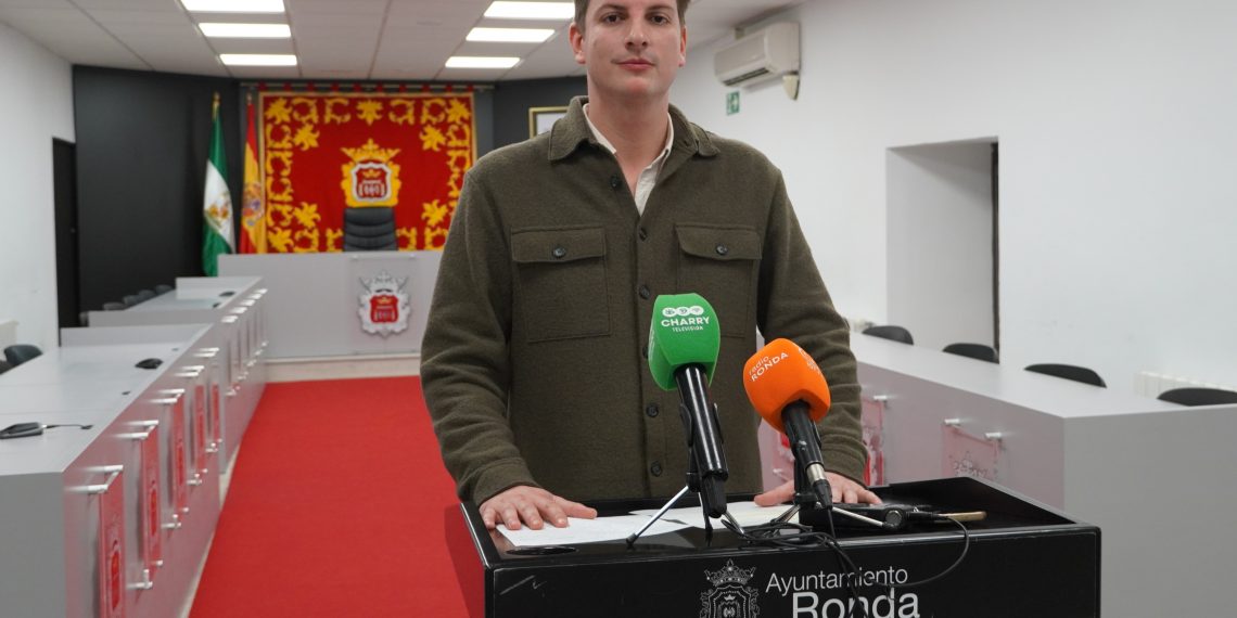 El Ayuntamiento publica las licitaciones para el vestuario del personal municipal y el suministro de material eléctrico