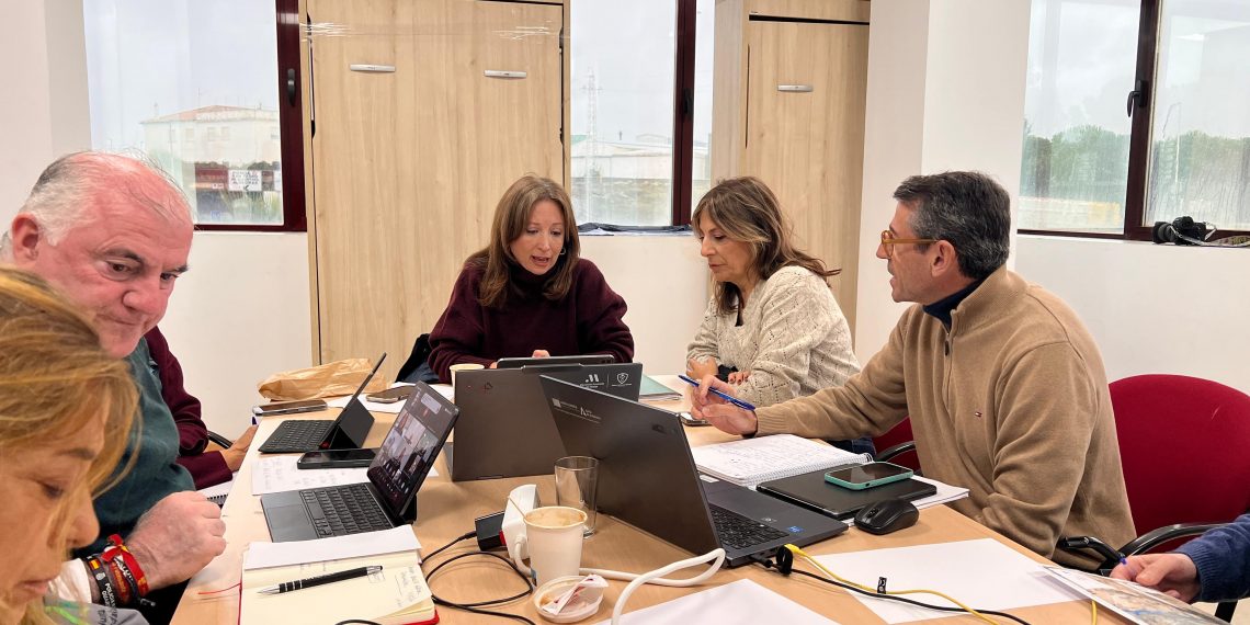 La Junta pide tranquilidad y precaución a la población y seguir las indicaciones de los servicios de emergencias