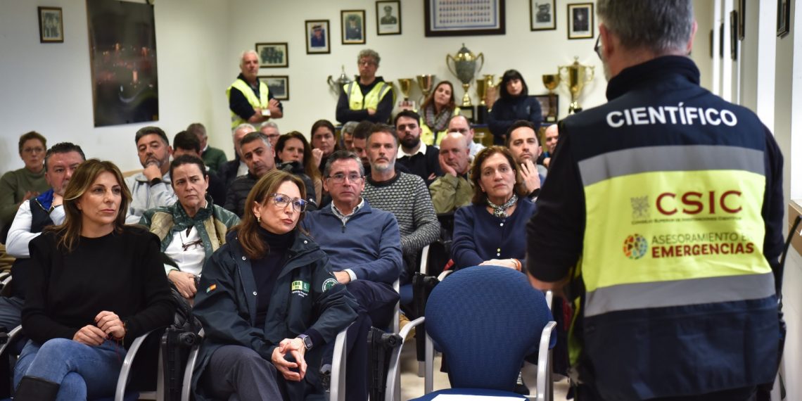 La Junta de Andalucía y el Gobierno de España ofrecen información científica a municipios afectados por ruidos y movimientos