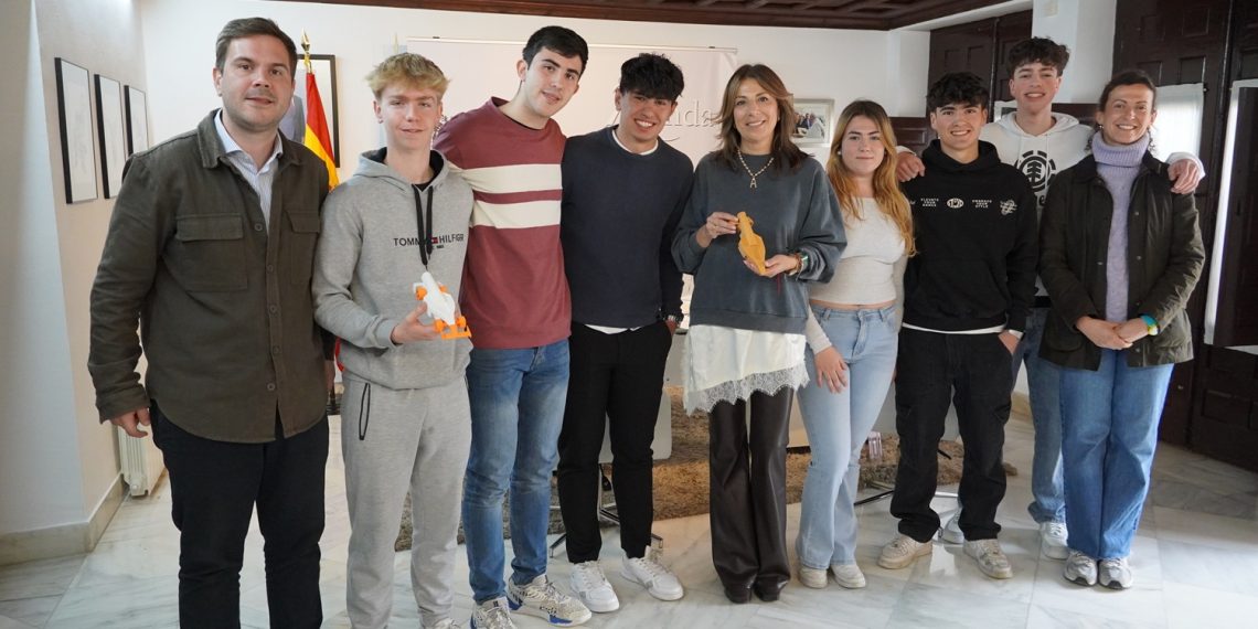 Turismo de Ronda firma un convenio con el I.E.S. ‘Rodríguez Delgado’ para apoyar a la escudería GALMAX GT en el STEM Racing Spain