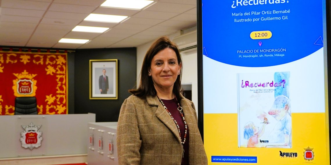 Cultura presenta el libro ‘Recuerda’, de María del Pilar Ortiz, un cuento infantil que habla de la relación de nietos y abuelos con el Alzheimer como telón de fondo