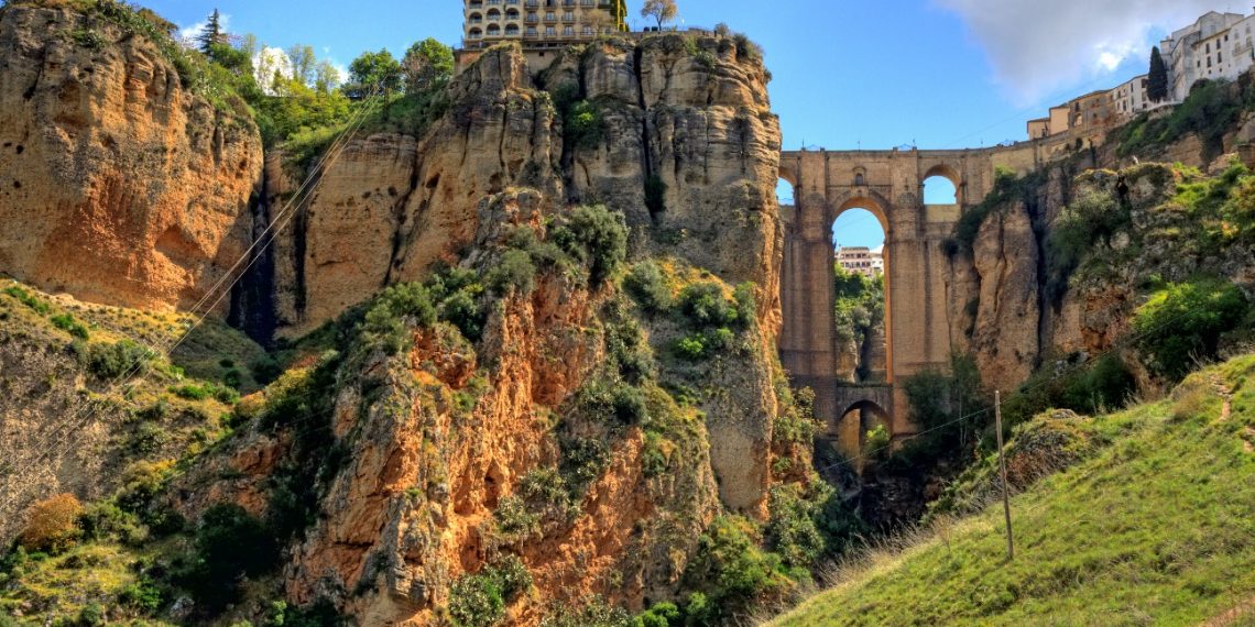 Alcaldes socialistas de la Serranía de Ronda declinan acudir a una visita a la segunda fase del Camino del Desfiladero del Tajo por considerar que se trata de una acción de «autopromoción en un contexto electoral»