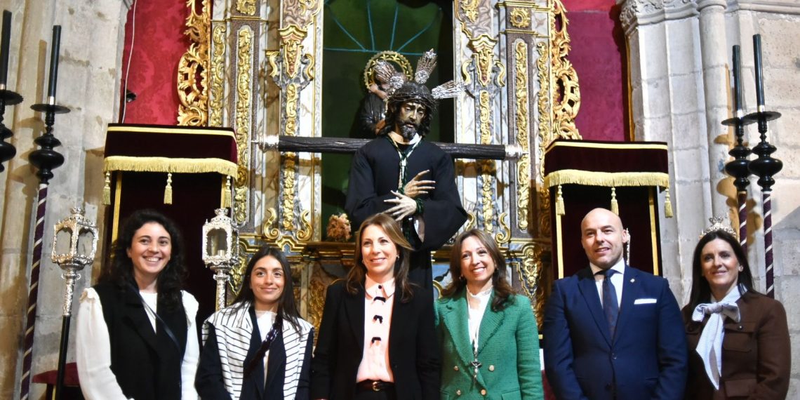 La delegada de la Junta visita las cofradías de Ronda donde destaca su “alto valor cultural y patrimonial”