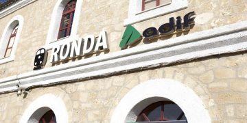 Transportes licita la instalación del sistema de telemando de energía en el tramo Ronda-Algeciras, con una inversión de 10,64 millones de euros