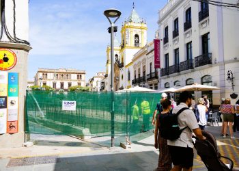 El Ayuntamiento de Ronda inicia la eliminación de la rampa residual del aparcamiento de la plaza del Socorro