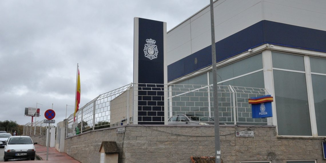 La Policía Nacional detiene a un hombre por el asalto al propietario de un vehículo que le sorprendió robando dentro, en Ronda