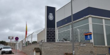 La Policía Nacional detiene a un hombre por el asalto al propietario de un vehículo que le sorprendió robando dentro, en Ronda