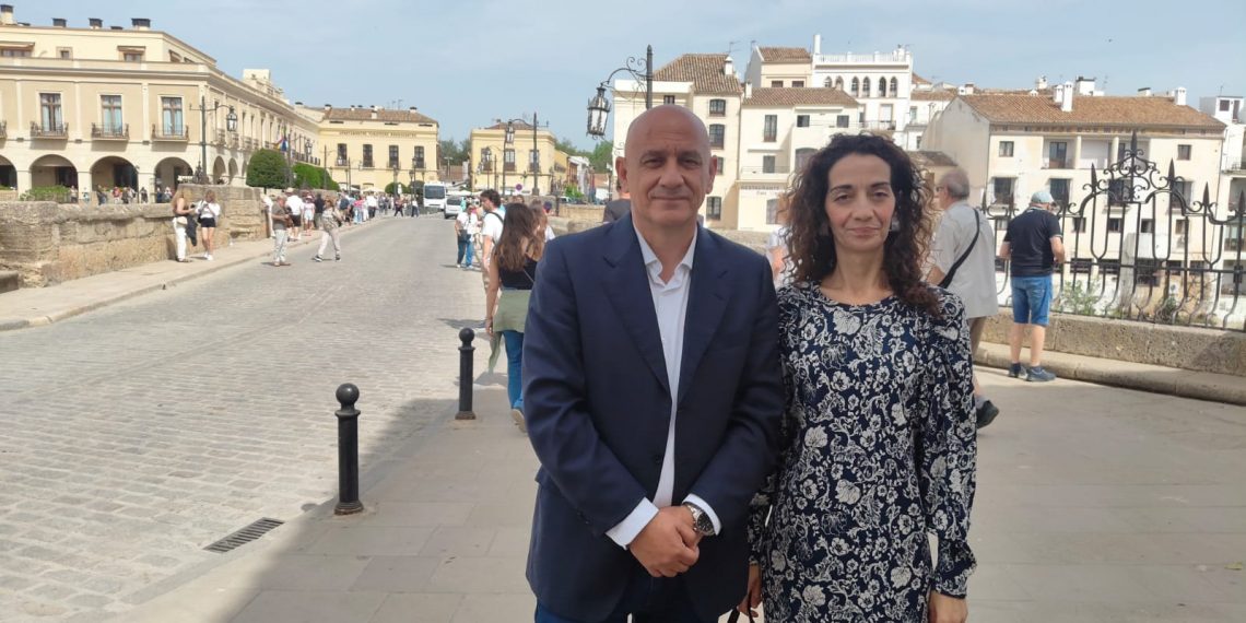 El PSOE afirma que detrás de la regulación del tráfico en el Puente Nuevo hay «un afán recaudatorio» del gobierno de Fernández