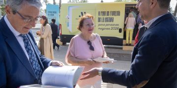 La Diputación arranca una nueva edición del Plan de Fomento de la Lectura para acercar más de 4.000 libros a los mayores de la provincia