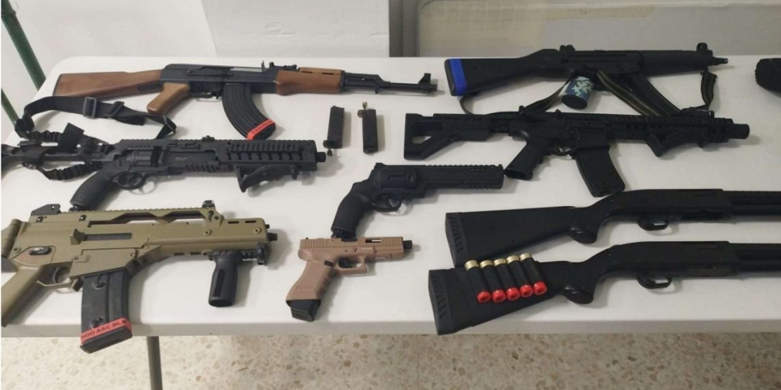 La Policía Local interviene doce armas de aire comprimido tras una denuncia vecinal por disparos desde una vivienda