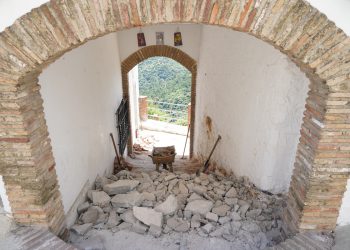 ALGATOCÍN REALIZA MEJORAS EN EL ACCESO A UN EDIFICIO PÚBLICO