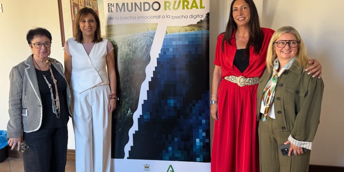 Ronda acoge una acción formativa que se centra en la brecha digital y sus efectos en las mujeres, en especial, del medio rural