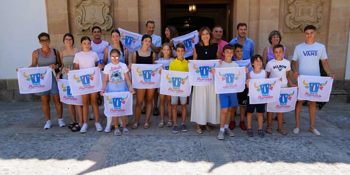 El Ayuntamiento de Ronda entrega ayudas a una veintena de deportistas destacados de alto nivel