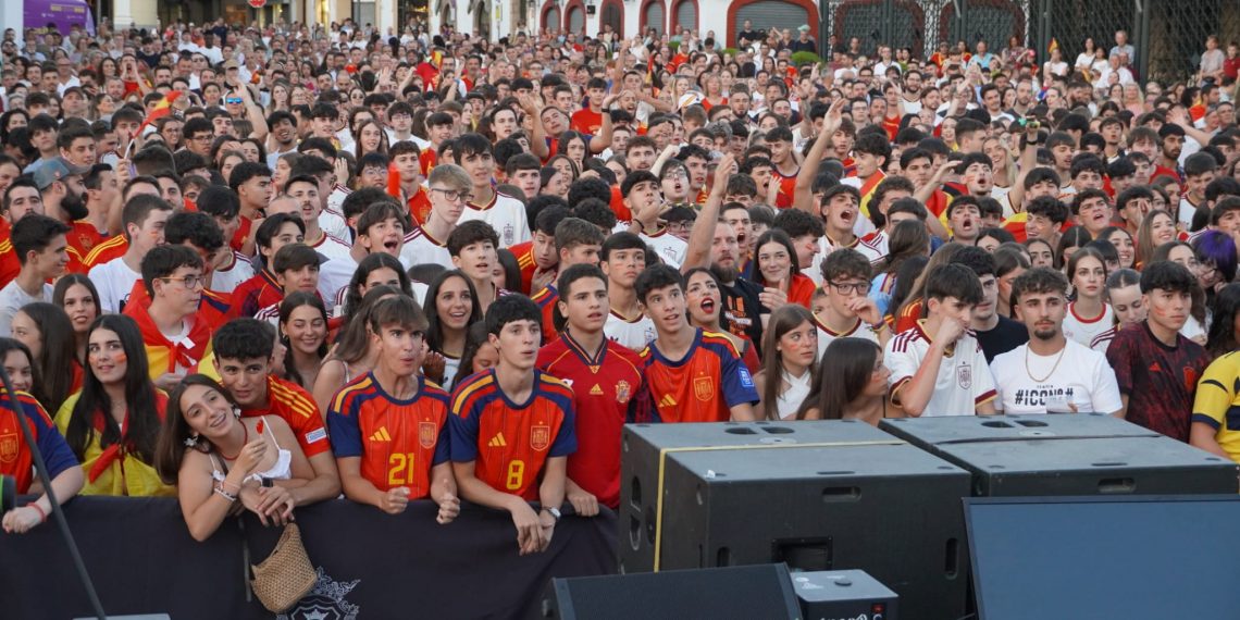 El Ayuntamiento volverá a instalar una gran pantalla en la plaza Teniente Arce para seguir la semifinal del Mundial entre España y Francia