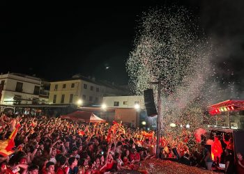 Más de 1.500 personas celebran en Ronda la victoria de España en el Mundial de Fútbol