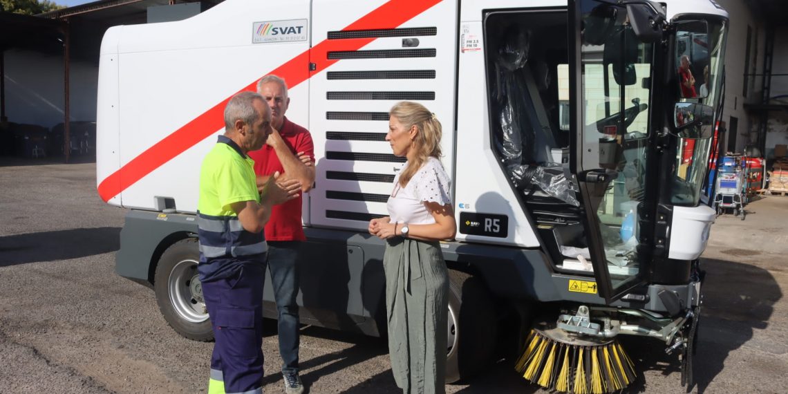 El Ayuntamiento de Ronda dota con una nueva barredora a la empresa municipal de limpieza, Soliarsa