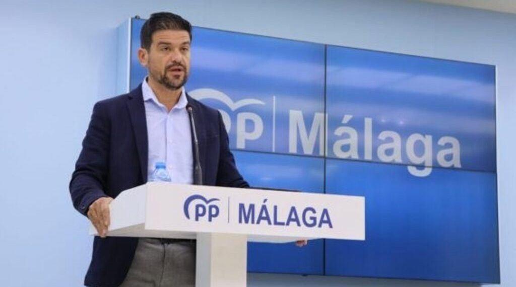 El PP denuncia que el PSOE de Málaga “está perdido entre tanta corrupción” y afirma que “si alguien debe dar explicaciones en Ronda es el partido de las cloacas”