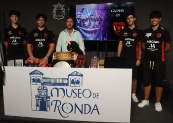 La escudería de jóvenes rondeños ‘GalmaxGT’ inicia una campaña para recaudar dinero que les permita estar en la final del ‘Steam Racing’ en Singapur