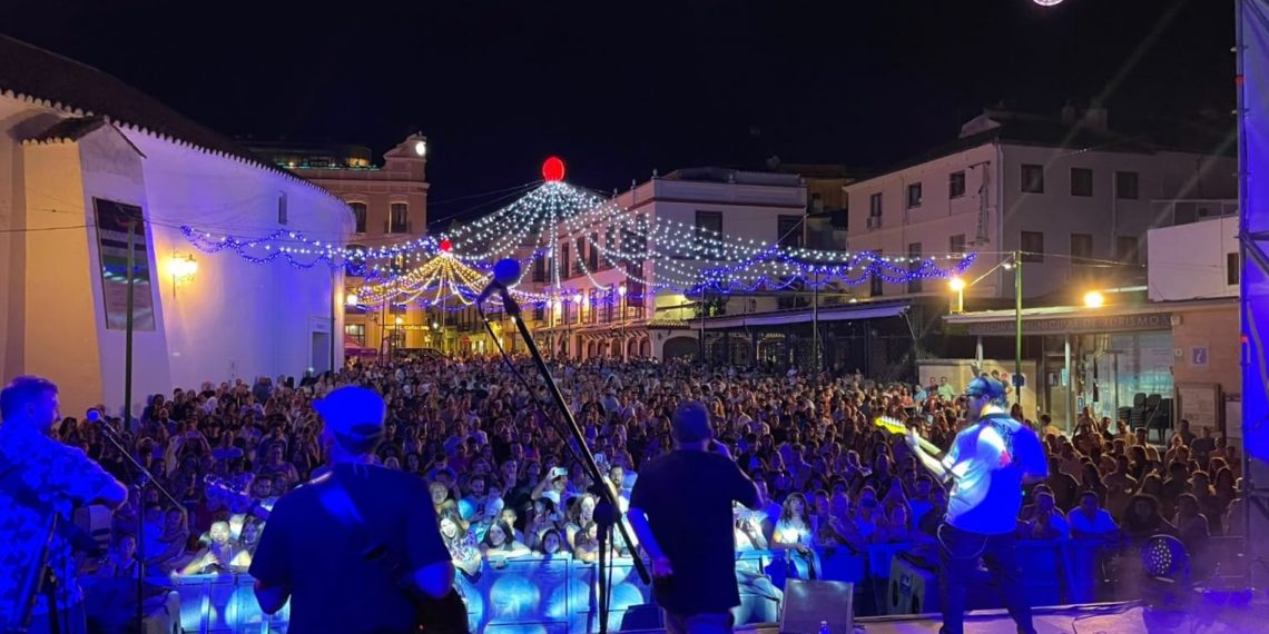 Miles de personas llenan el centro de Ronda en el Pinsapo Sound