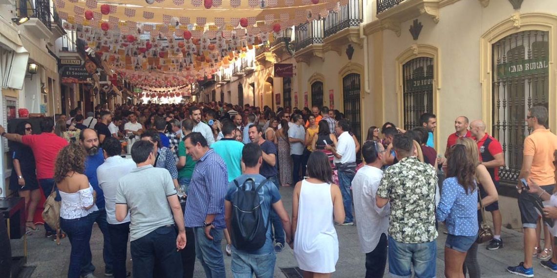 El Ayuntamiento abre el plazo para que los establecimientos de hostelería del centro instalen barras durante los días de feria