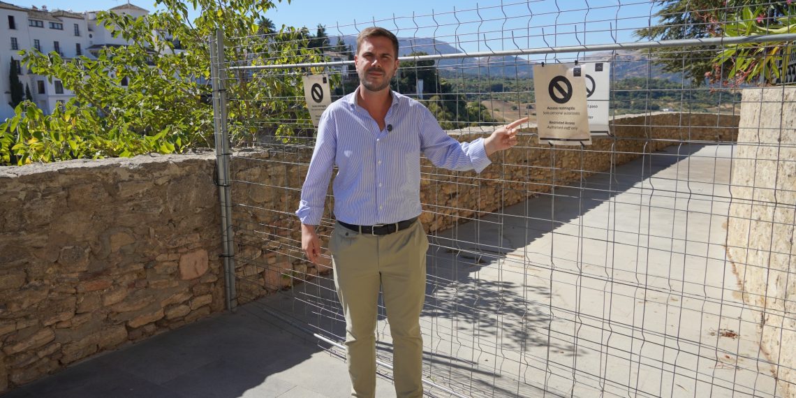 El PP exige al Gobierno de España que finalice las obras del Parador de Ronda que mantienen cerrado al público el paseo continuo por las Cornisas del Tajo