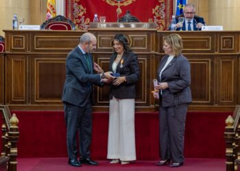 La alcaldesa de Ronda, reconocida por la Asociación Víctimas del Terrorismo